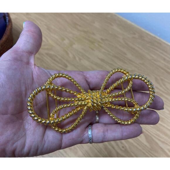 80s Dotty Smith Vintage Bow Belt Buckle Gold-Tone Twisted Rope Design Statement